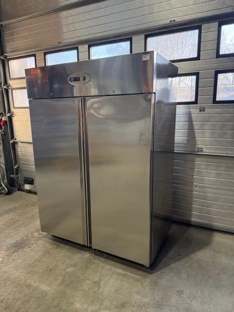 Dubbeldeurs RVS Horeca Koelkast – Topstaat!, Gebruikt, Handelgigant, Info@handelgigant.nl, Handelgigant