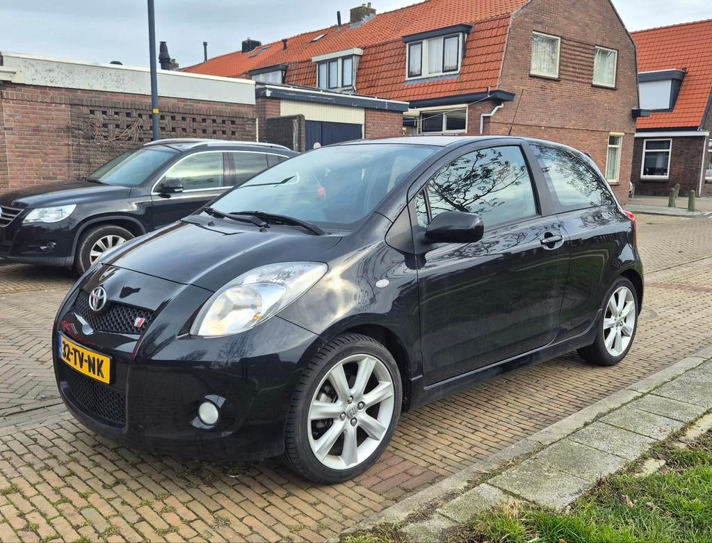 Toyota Yaris 1.8 16V Vvt-i 3DR TS 2007 Zwart, Auto's, Toyota, Voorwielaandrijving, Stof, Zwart, 4 cilinders