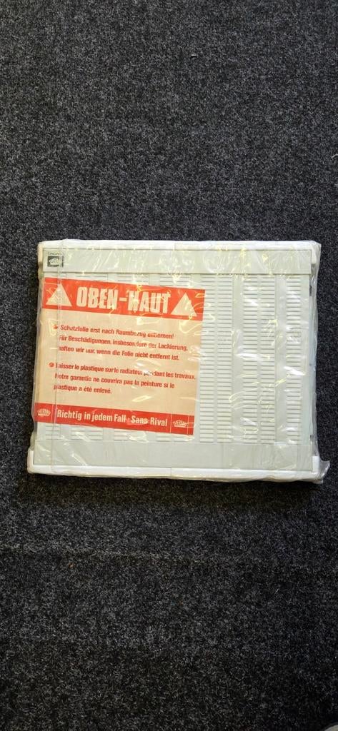 Kleine wc radiator., 30 tot 80 cm, Radiator, Nieuw, Minder dan 60 cm