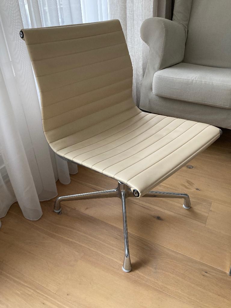 Eames EA 105 Herman Miller, Huis en Inrichting, Stoelen, Ophalen, Gebruikt, Wit, Eén
