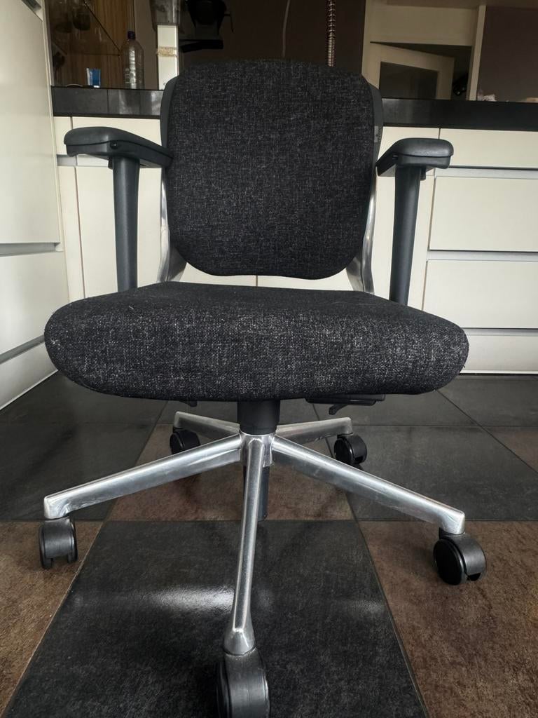 2 stuks bureaustoelen, Ophalen of Verzenden, Zo goed als nieuw, Zwart