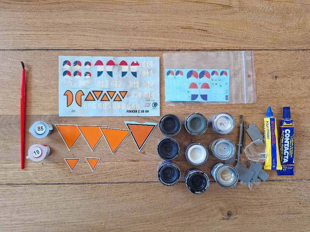 Lot NL Decals + verf, Ophalen