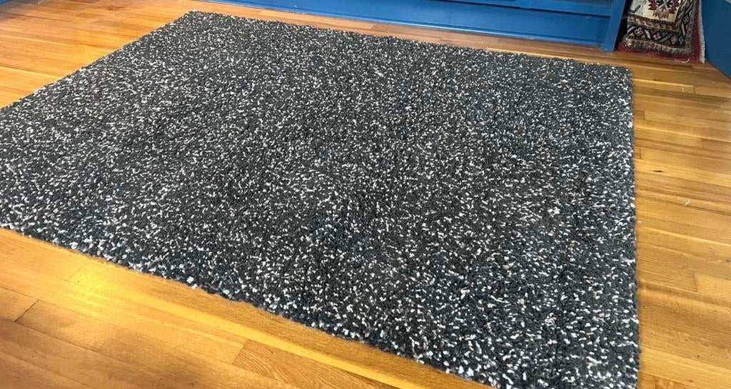 IKEA Vindum tapijt grijs/bruin dark grey / goede staat, Huis en Inrichting, Stoffering | Tapijten en Kleden, Ophalen, Gebruikt