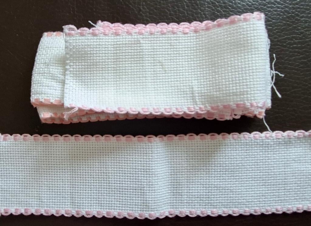 Borduurband: wit met roze schulprand, Ophalen of Verzenden, Nieuw, Handborduren, Overige typen