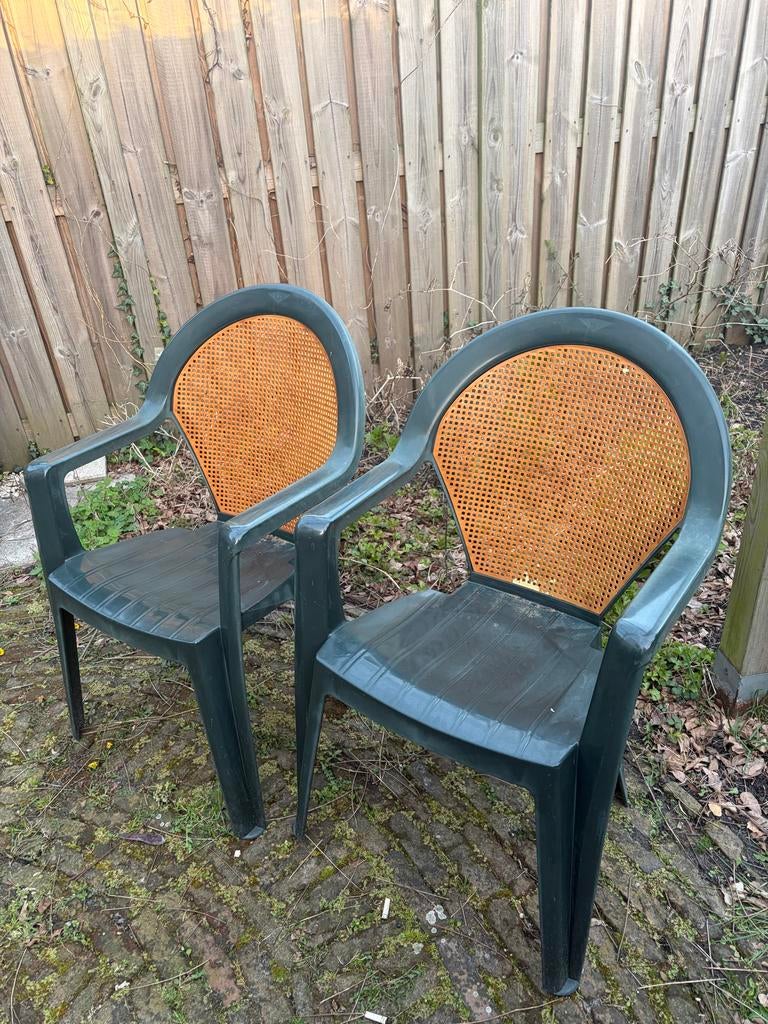 2 Tuinstoelen - Groen met oranje rugleuning, Ophalen, Gebruikt, Kunststof, Stapelbaar