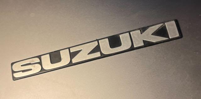 Suzuki embleem 17,5cm, Ophalen of Verzenden, Auto's