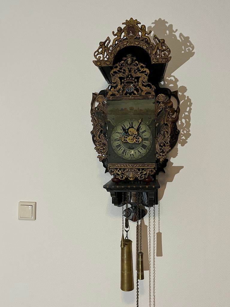 Antieke Friese Stoeltjesklok, Ophalen