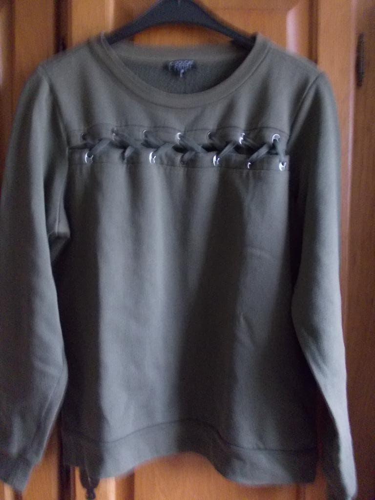 Leuke legergroene trui met leuk detail van Coolcat in maat M, Kleding | Dames, Coocat, Zo goed als nieuw, Groen, Ophalen