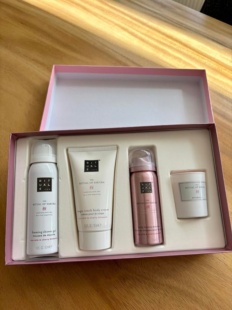 Rituals Sakura cadeauset small, Sieraden, Tassen en Uiterlijk, Ophalen, Nieuw, Bodylotion, Crème of Olie