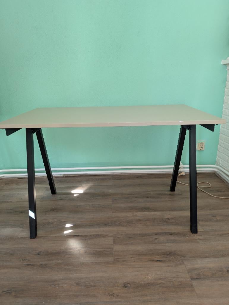 Ikea trotten desk, Ophalen, Gebruikt, Hout, IKEA