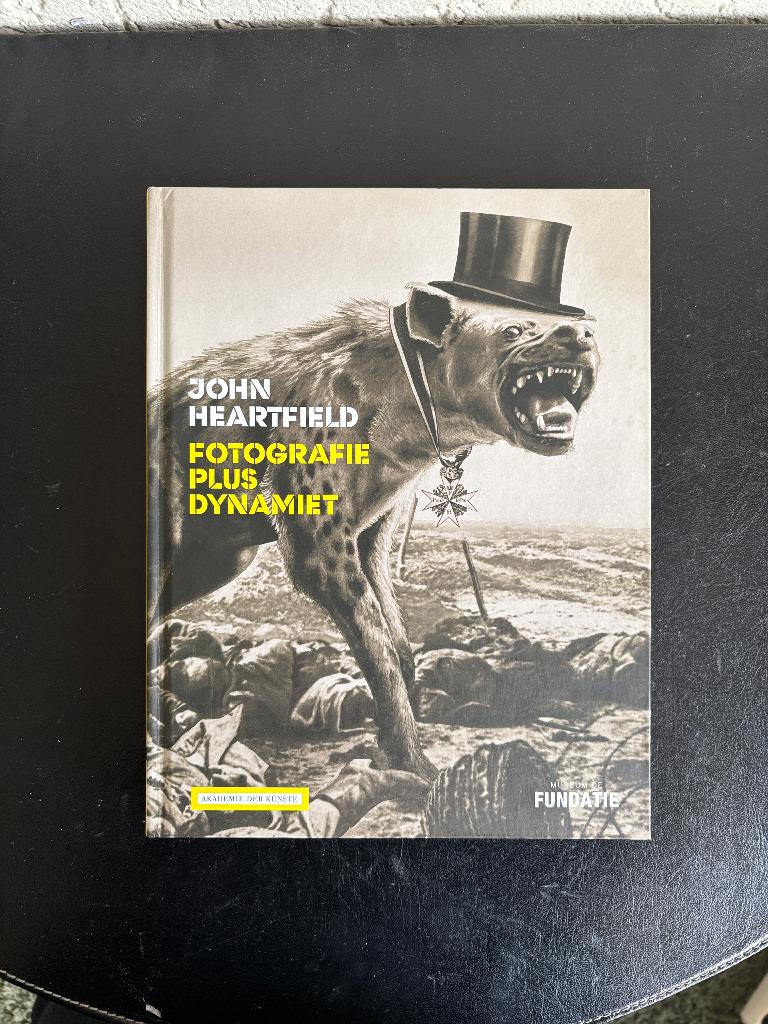 John Heartfield, fotografie plus dynamiet - 2020, Angela Lammert, Ophalen of Verzenden, Zo goed als nieuw, Schilder- en Tekenkunst