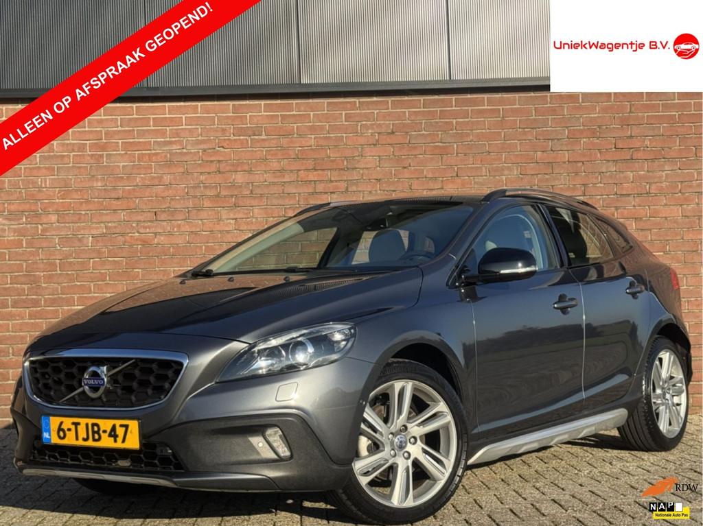 Volvo V40 Cross Country 1.6 D2 SUMMUM | NL-AUTO! | LEDER!, Auto's, Voorwielaandrijving, Euro 5, Gebruikt, 4 cilinders