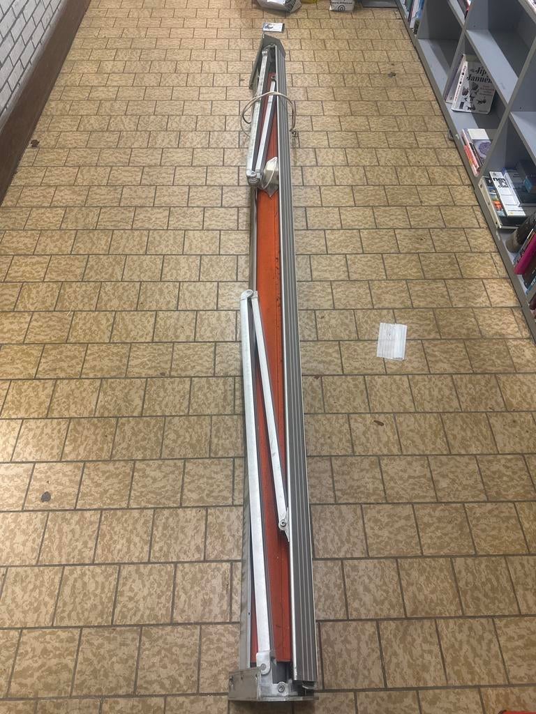 Gebruikt knikarmscherm - Oranje doek, Tuin en Terras, Ophalen, Gebruikt, Voorheuvel 48, 150 tot 300 cm