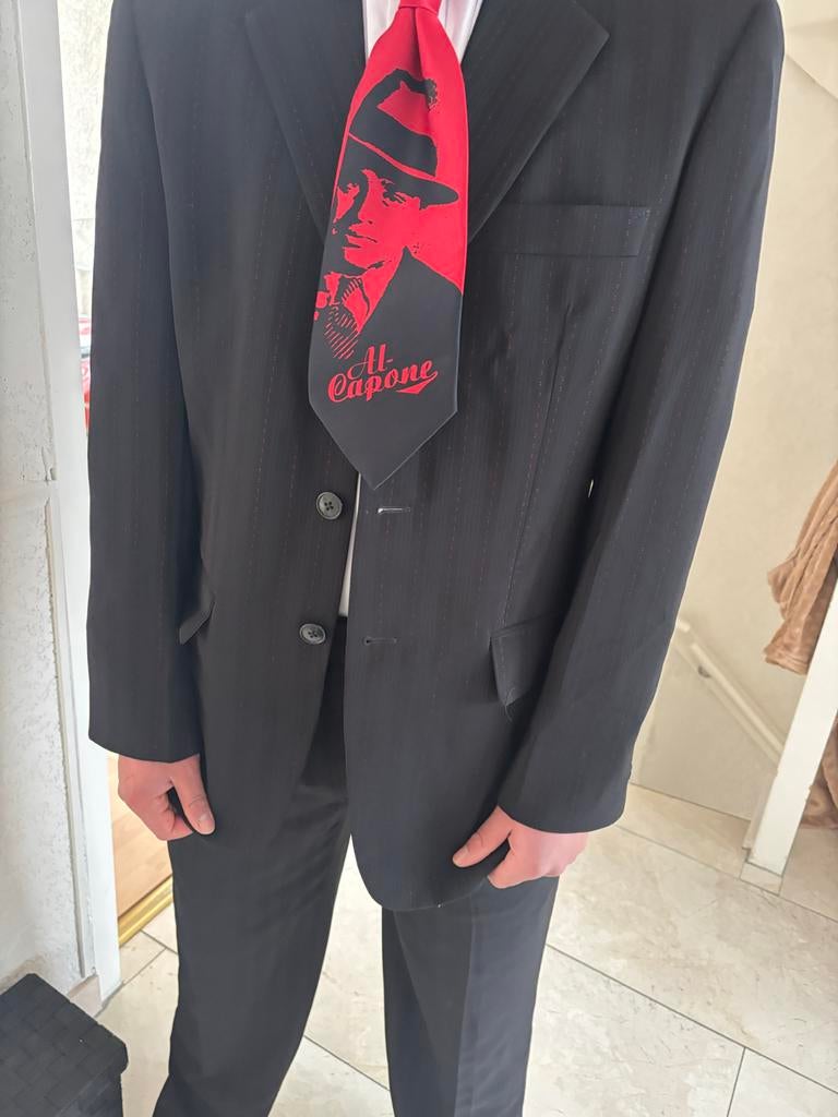 Zwart herenkostuum met krijtstreep, Kleding | Heren, Kostuums en Colberts, Ophalen of Verzenden, Nieuw, Maat 48/50 (M), Zwart