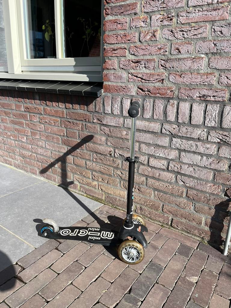 Micro step zwart 3 wielen 2-6 jaar, Ophalen, Zo goed als nieuw, Gewone step