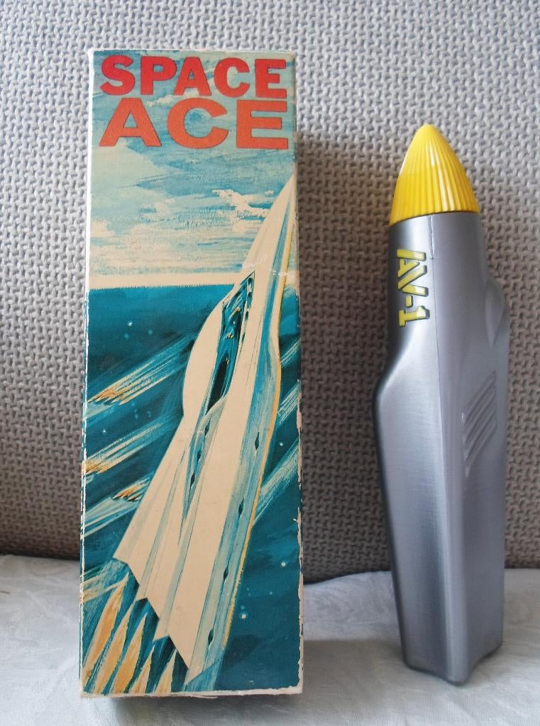 AVON Badschuim Space Ace. In originele doos., Verzamelen, Ophalen of Verzenden, Zo goed als nieuw, Overige typen, Gevuld