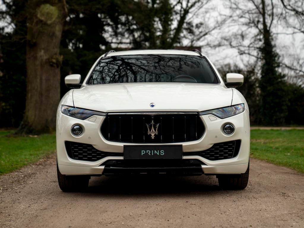 Maserati Levante 3.0 V6 Modena S AWD | Pano-dak | Harman/Kar, 430 pk, Gebruikt, Met garantie (alle), 2084 kg