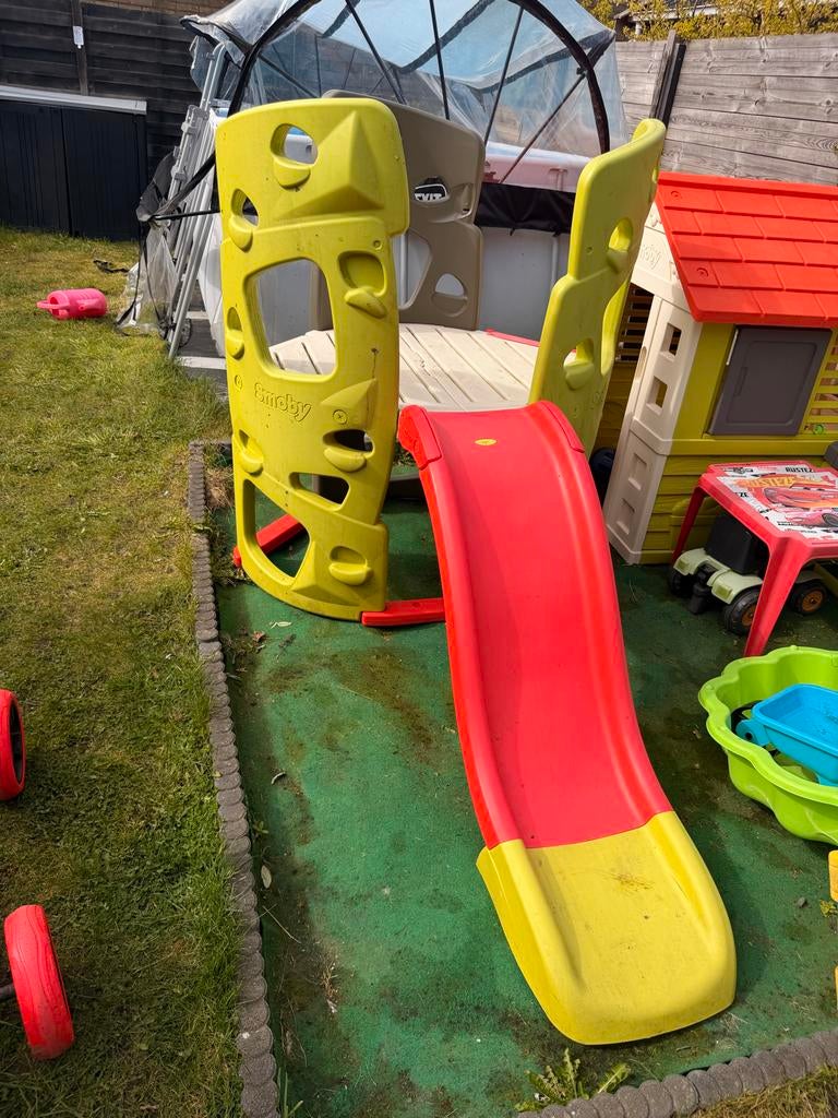 Smoby speeltoestel met glijbaan, Kinderen en Baby's, Speelgoed | Buiten | Speeltoestellen, Ophalen of Verzenden, Zo goed als nieuw