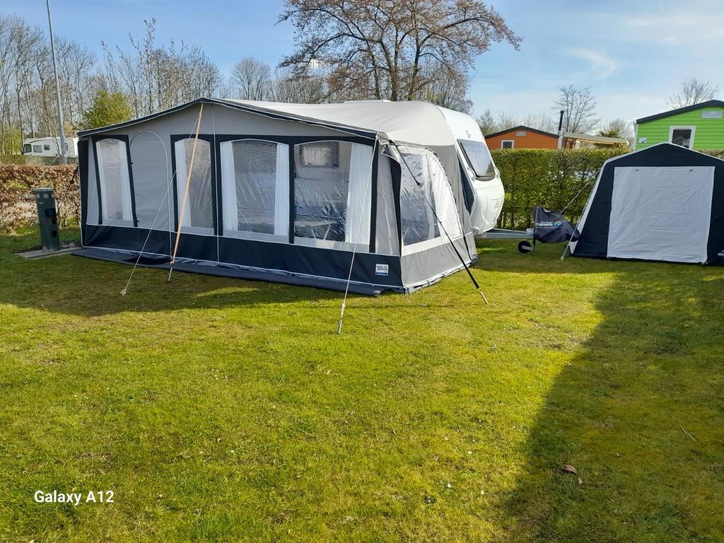 Burstner Premio life 480TL. Mover, Auto Level, Voortent., 2 aparte bedden, Schokbreker, Treinzit, Particulier