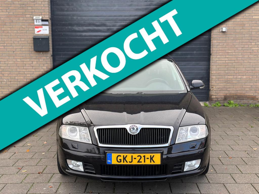Skoda Octavia Combi 1.8 TSI Elegance Apk Clima Cruise Contro, Voorwielaandrijving, Stof, Gebruikt, Zwart