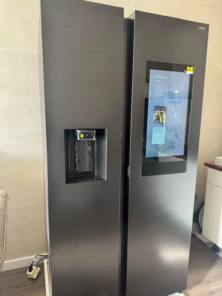NIEUWE Samsung Family Hub koelkast met waterdispenser, Gebruikt, 200 liter of meer, 60 cm of meer, Met aparte vriezer