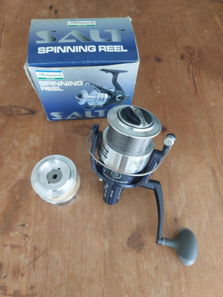 Shakespeare Salt Spinning Reel met extra spoel, Ophalen of Verzenden