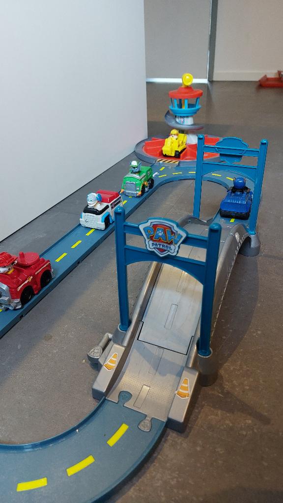 Paw Patrol - Rescue Racers (baan en voertuigen), Ophalen of Verzenden, Gebruikt