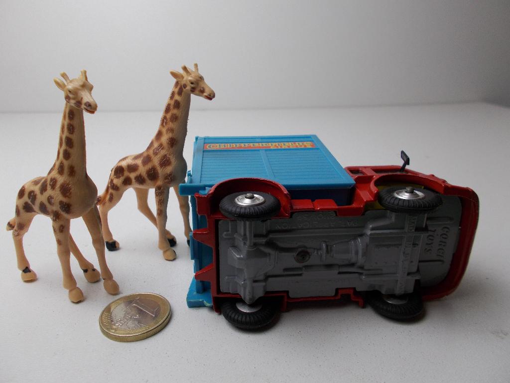 1964 Corgi Toys 503 CHIPPERFIELDS CIRCUS GIRAFFE TRUCK (-B-), Ophalen of Verzenden, Zo goed als nieuw, Bus of Vrachtwagen, Corgi