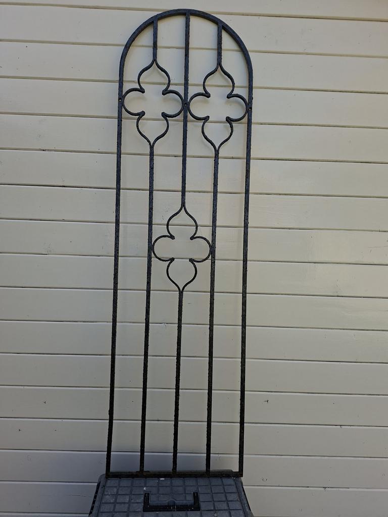 Smeedijzeren muurplantenrek, Ophalen, Gebruikt