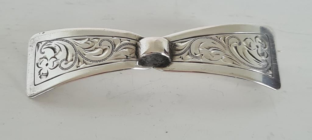 Antieke Handmade Zilveren Vlinder Strik Broche, Ophalen of Verzenden, Zo goed als nieuw, Zilver, Zilver