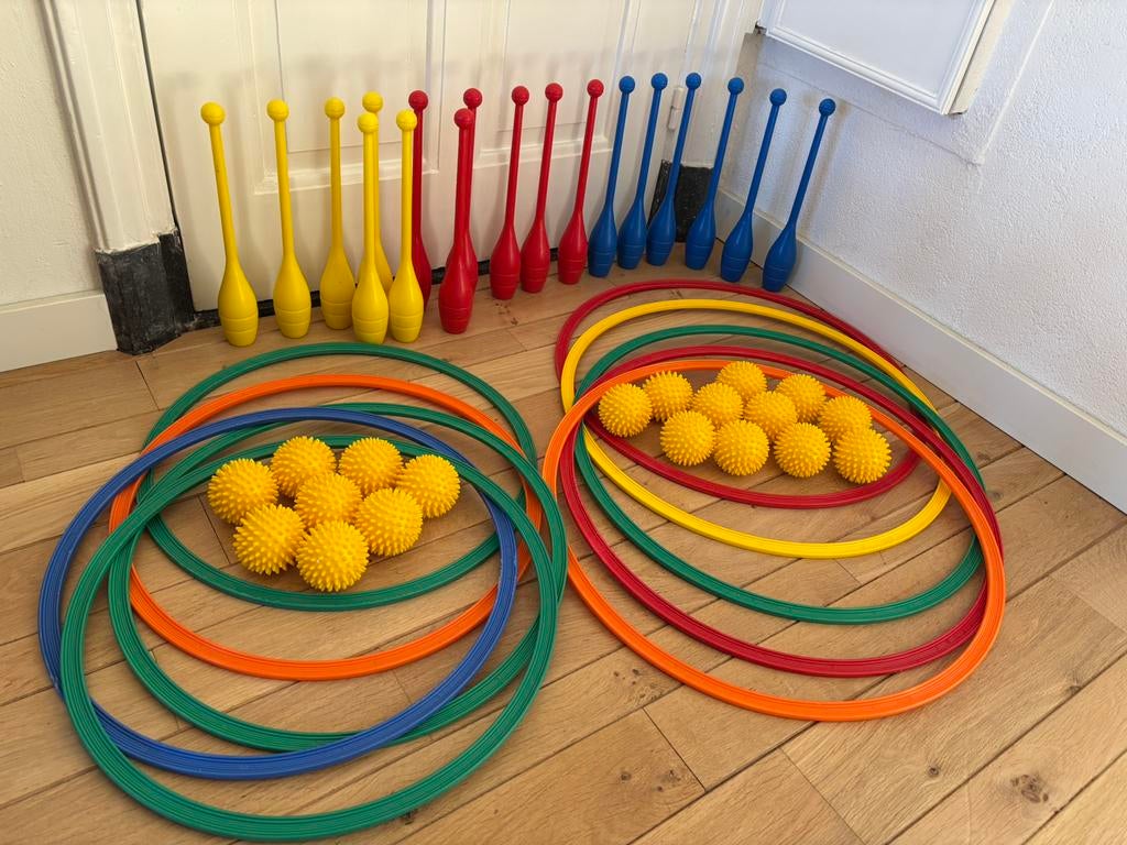 Professionele speelset  met kegels , hoepels en ballen, Ophalen of Verzenden, Zo goed als nieuw, Fitnessbal