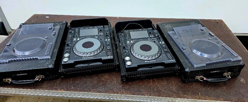2 x Pioneer CDJ-2000 NEXUS incl. cases en decksaver!, Ophalen of Verzenden, Gebruikt, Draaitafel, Pioneer