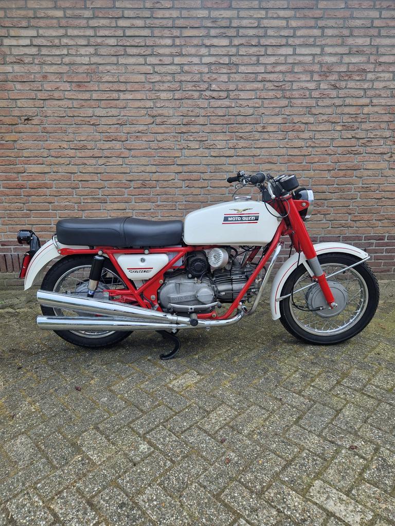 Moto Guzzi Falcone - Origineel, gerestaureerd, NL kenteken, Motoren, Motoren | Moto Guzzi, Particulier, Toermotor, 11 kW of minder