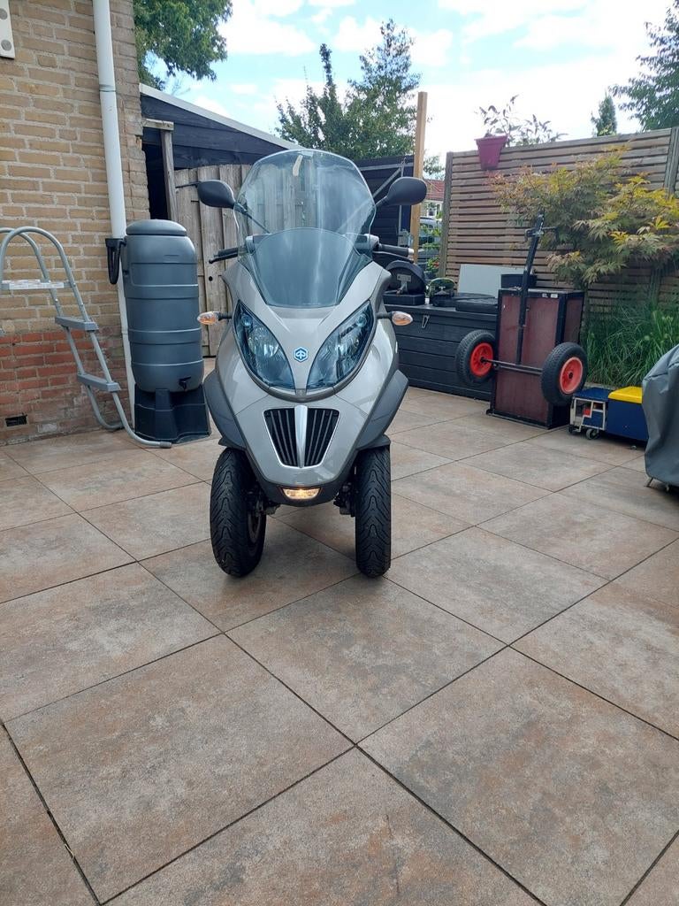 MP3 Piaggio lt400