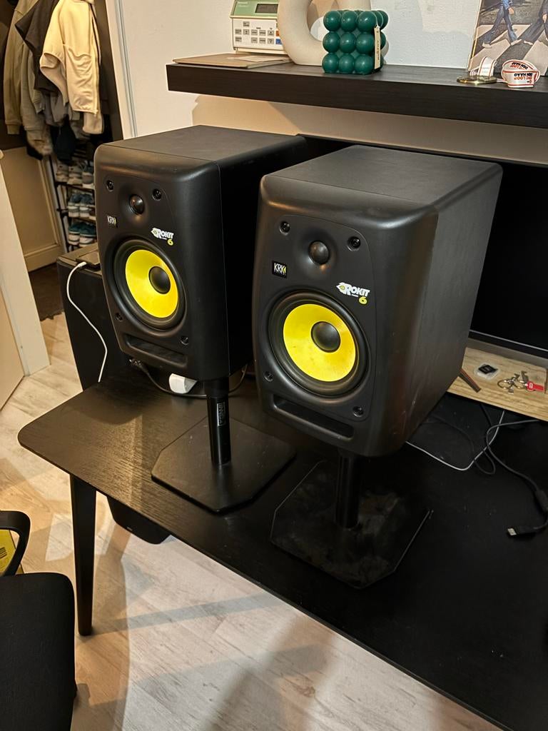 2x KRK ROKIT RP6 G2 + Innox statieven, Zo goed als nieuw, 120 watt of meer, Front, Rear of Stereo speakers, Ophalen