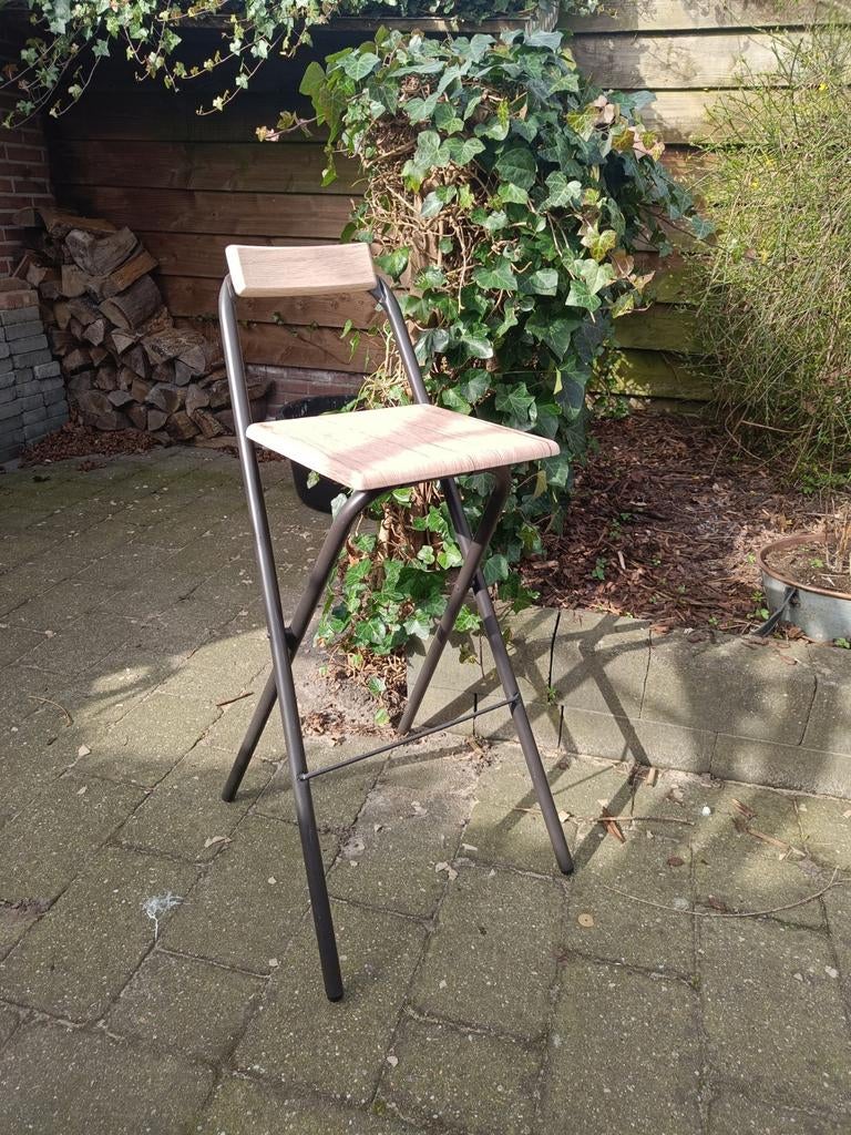 Hoge inklapbare kruk, Ophalen, Gebruikt, IJzer