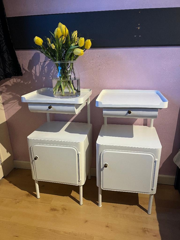 Vintage retro ziekenhuis nachtkastjes; bijzettafeltje, Ophalen, Vintage, retro, industrieel, Minder dan 50 cm, Gebruikt