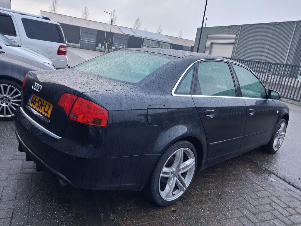Audi A4 1.8 120KW AUT 2006, Auto's, Audi, Stof, Zwart, 4 cilinders, A4