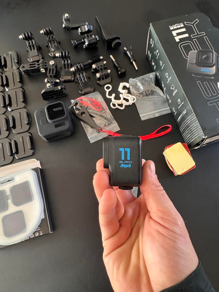 Complete set GoPro HERO11 Black Mini met veel accessoires, Audio, Tv en Foto, Actiecamera's, Ophalen of Verzenden, Zo goed als nieuw