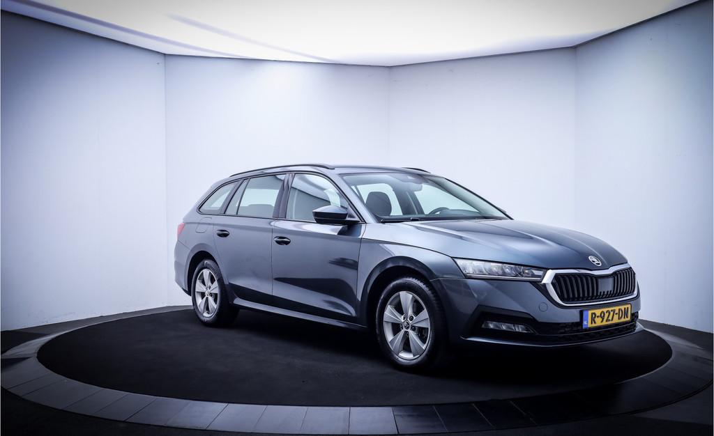 Skoda Octavia Combi 1.0TSI Ambition FULL LED | NAVI | ACC |, Stof, Gebruikt, 19 km/l, 3 cilinders