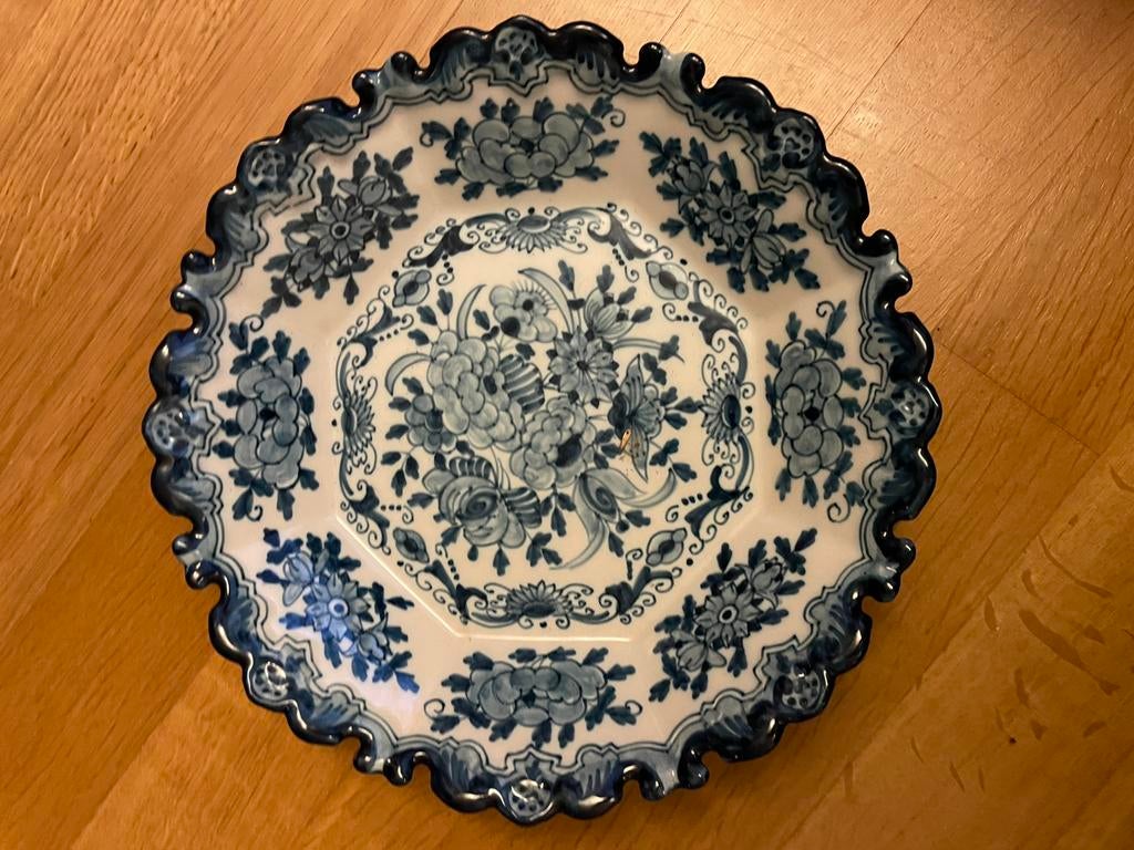 Delfts blauw sierbord – Makkum handbeschilderd, Antiek en Kunst, Ophalen
