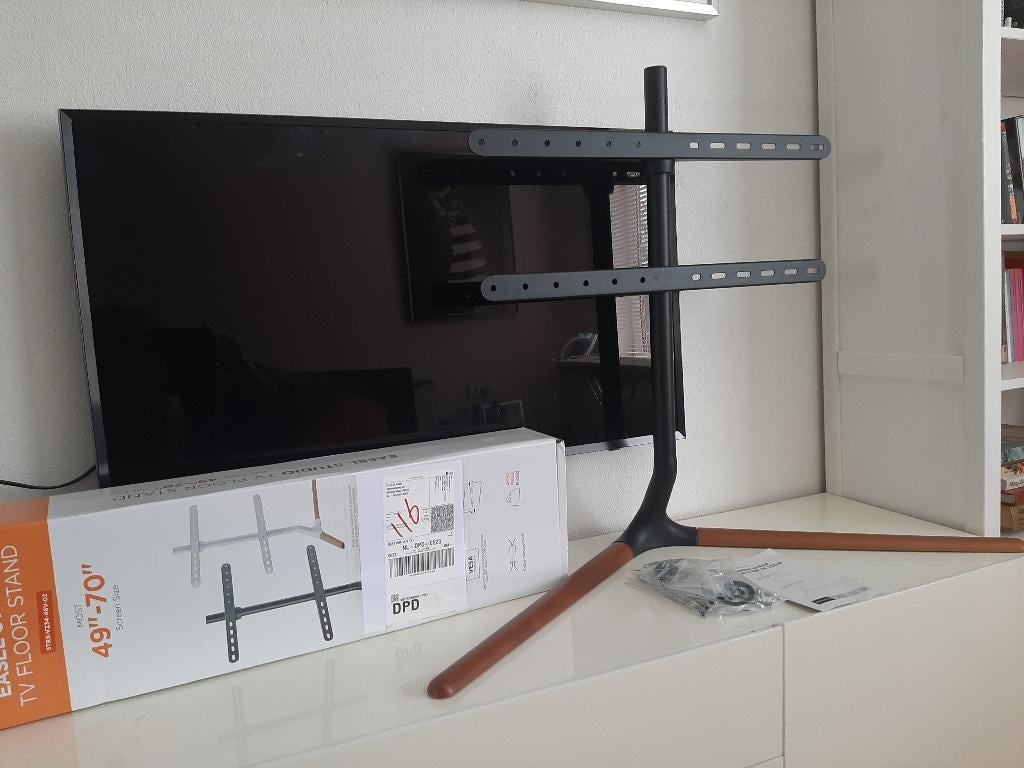 Prachtig vormgegeven draaibare TV-voet, tafelmodel., Ophalen, Nieuw