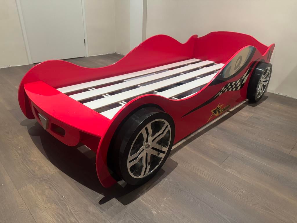 Raceauto bed, Kinderen en Baby's, Kinderkamer | Bedden, Gebruikt, 180 cm of meer, 85 tot 100 cm, Lattenbodem, Ophalen