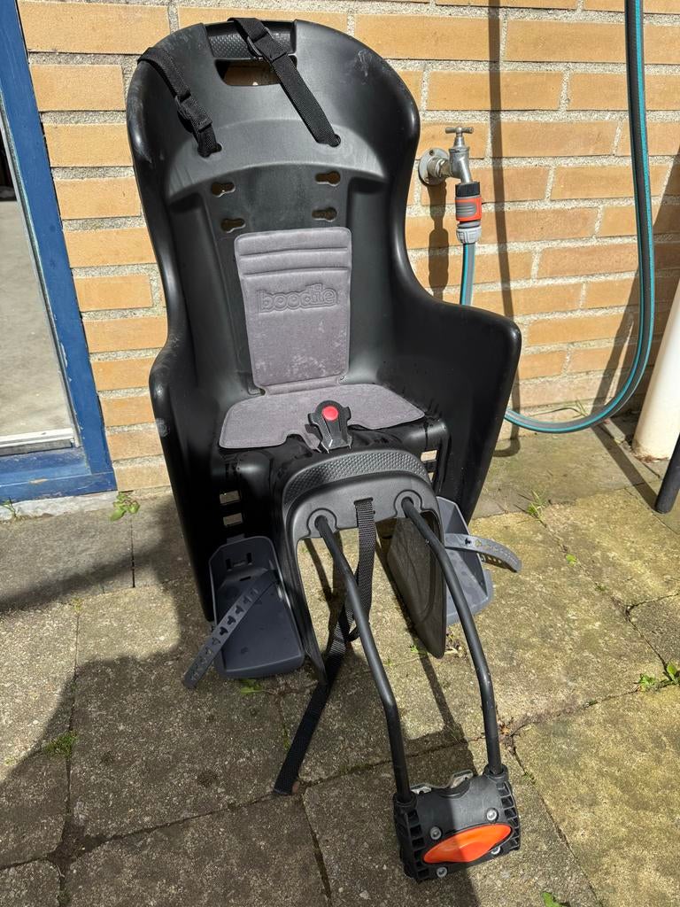 Polisport Boodie Achterzitje Fietsstoeltje Zwart, Fietsen en Brommers, Ophalen, Gebruikt, Achterzitje, Voetsteuntjes