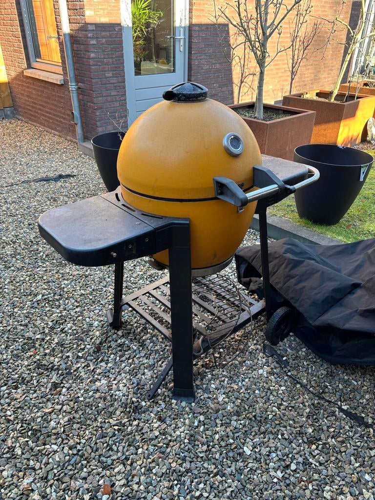 Grote Kamado BBQ (50 cm) met onderstel en zijtafels en hoes, Tuin en Terras, Houtskoolbarbecues, Ophalen, Gebruikt, Met accessoires