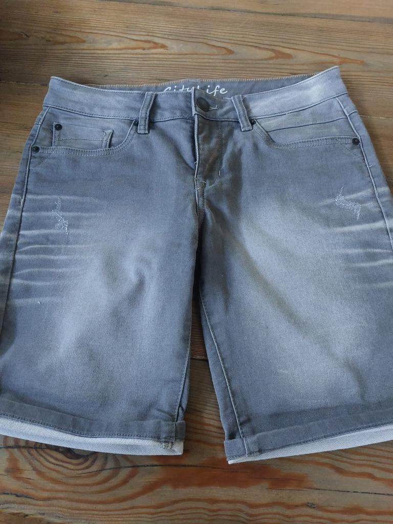 Korte jeans maat L, City Life., Ophalen of Verzenden, Zo goed als nieuw, Blauw, W30 - W32 (confectie 38/40)