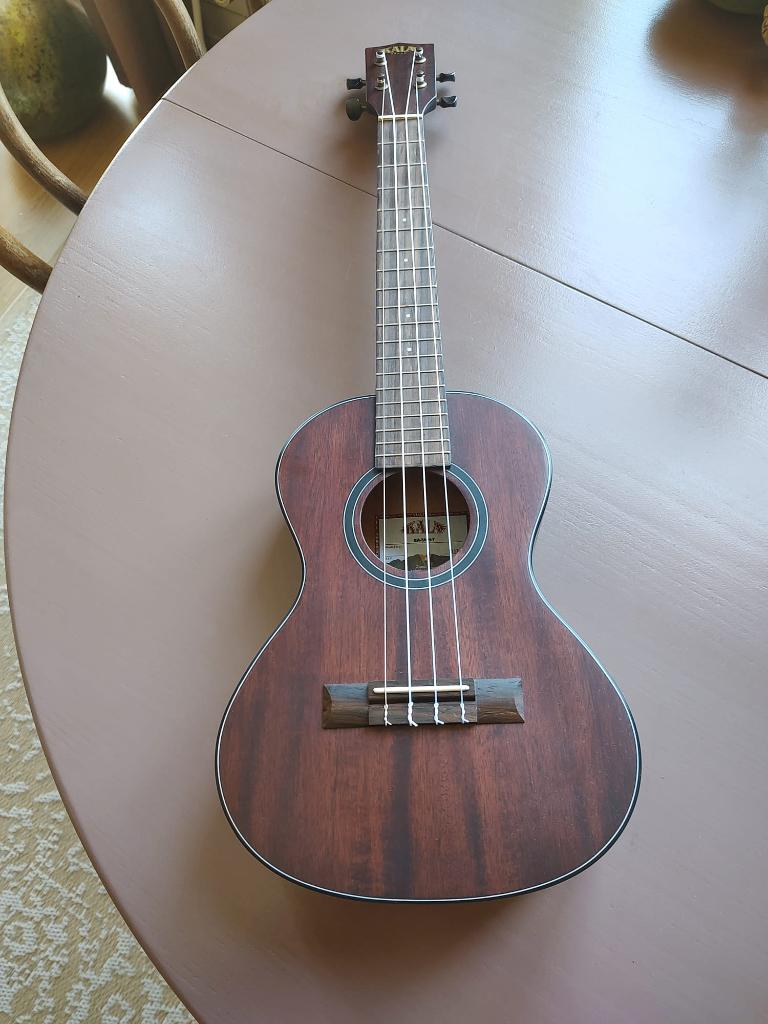 Kala Tenor ukelele KA-SMH-T | Massief mahoniehout ukulele, Muziek en Instrumenten, Ophalen of Verzenden, Zo goed als nieuw, Ukelele