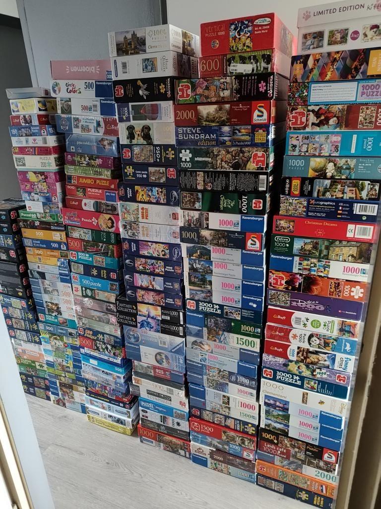 192 puzzels te koop max 2000 stukjes, zitten ook nieuwe bij, Ophalen of Verzenden, 500 t/m 1500 stukjes, Zo goed als nieuw, Legpuzzel