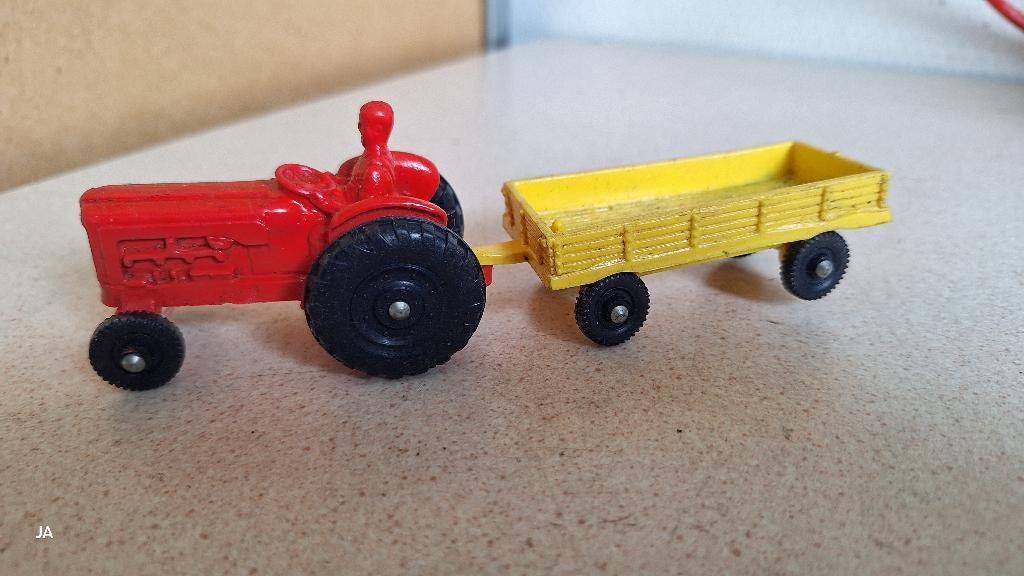 vintage speelgoed tractor met aanhanger Tomte ?, Verzamelen, Ophalen of Verzenden, Gebruikt
