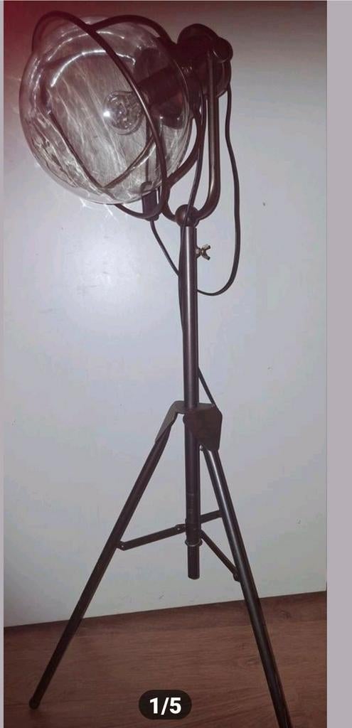 Industriële lamp

Met licht bron

130 hoog, Ophalen, Zo goed als nieuw